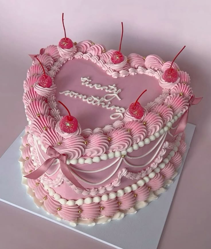 My Bento Cake Montpellier - Gâteau rose avec message et cerises décoratives